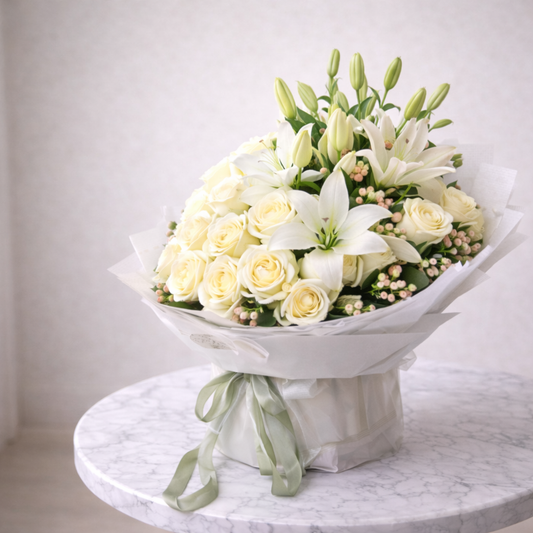 Elegant cream rose flower arrangement Toronto luxury bouquet